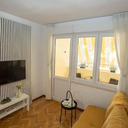 Asti - Two Bedrooms Elegant Split