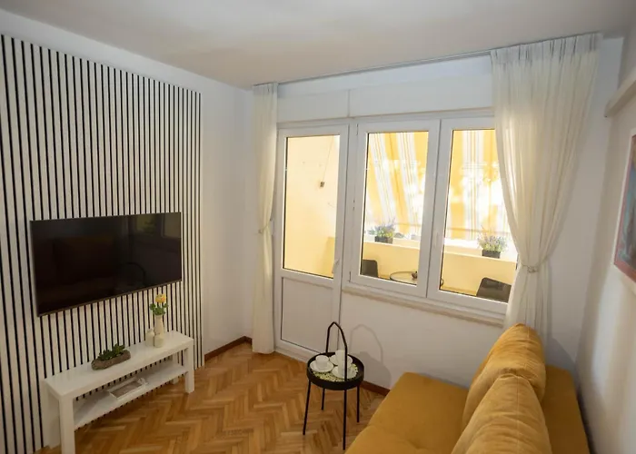 Asti - Two Bedrooms Elegant Split